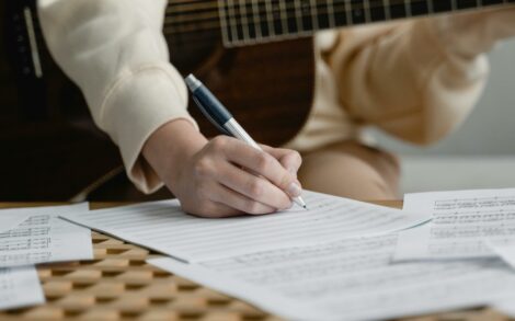 Cours de guitare contre cours d’anglais
